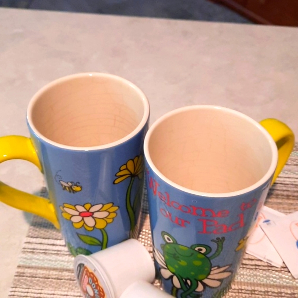 2 CrackerBarrel mugs - Picture 3 of 4